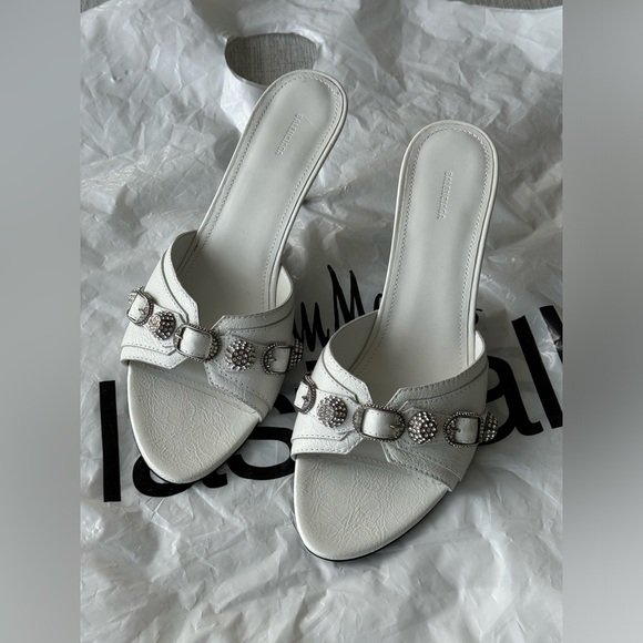 BALENCIAGA Cagole Lambskin Buckle white Slide Sandals. Size 40. - Picture 2 of 10